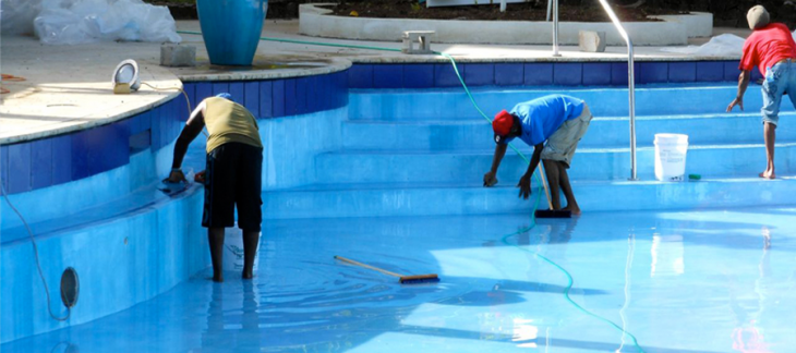 Agoura Hills Pool Cleaning